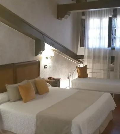 La Casona De Revolgo 4*