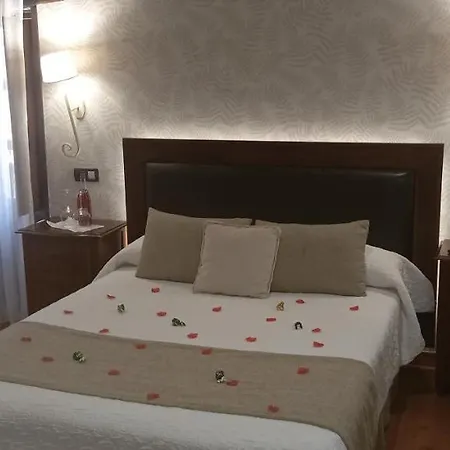 La Casona De Revolgo ホテル