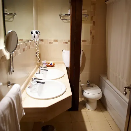 La Casona De Revolgo 4* サンティリャーナ・デル・マル