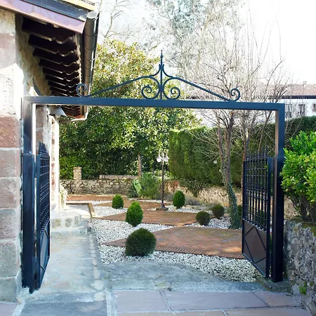 La Casona De Revolgo 4*