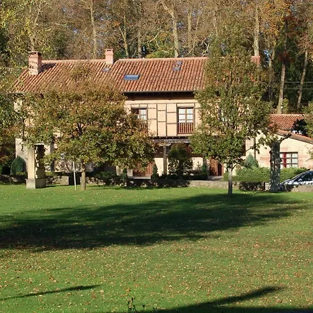 La Casona De Revolgo サンティリャーナ・デル・マル