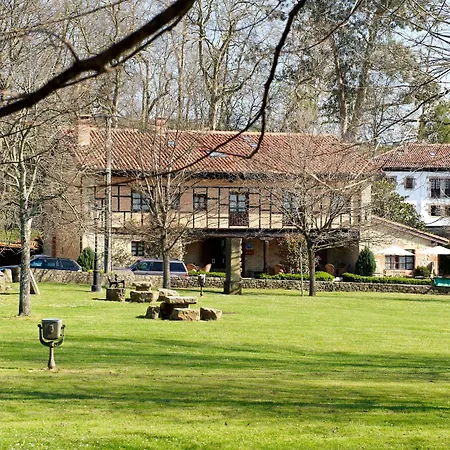 La Casona De Revolgo ホテル 4*