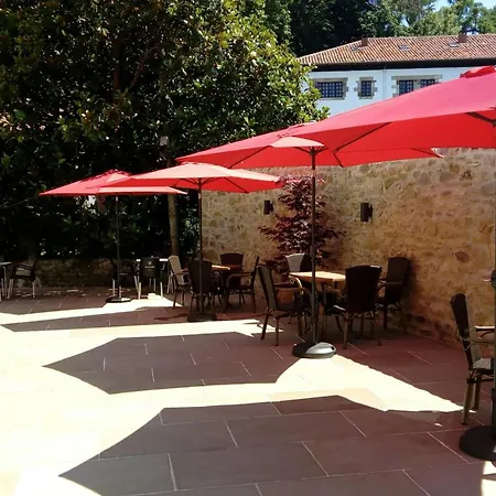 ホテル La Casona De Revolgo 4*