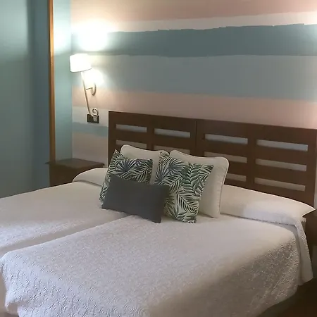 La Casona De Revolgo ホテル 4*