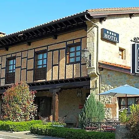 La Casona De Revolgo Hotell 4*