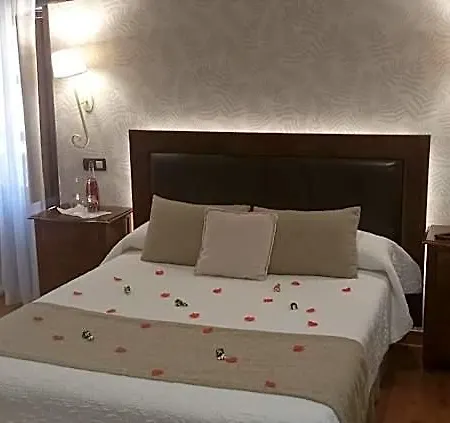 La Casona De Revolgo Hotell