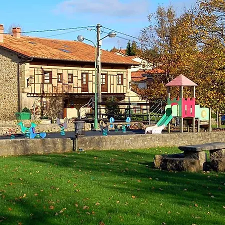 La Casona De Revolgo Hotell