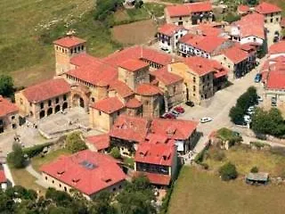 Hotel La Casona De Revolgo 4*