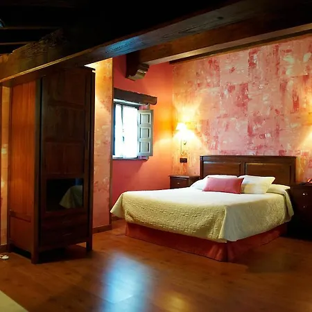 La Casona De Revolgo ホテル サンティリャーナ・デル・マル