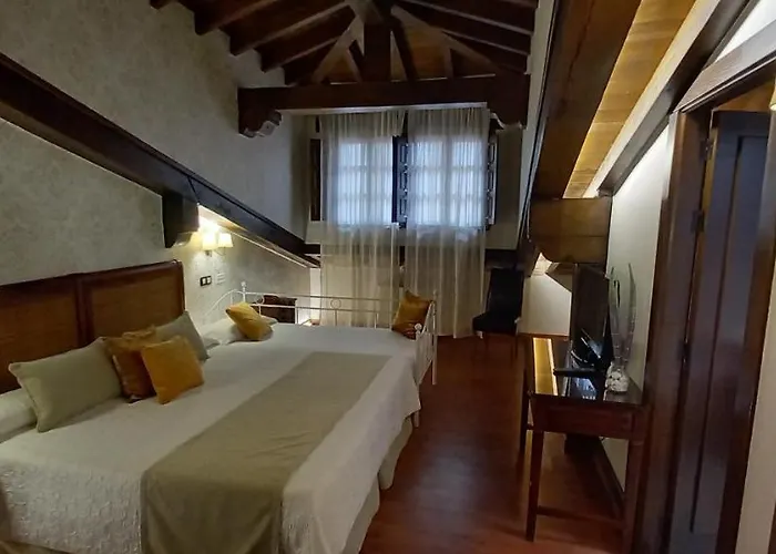 La Casona De Revolgo Szálloda 4*