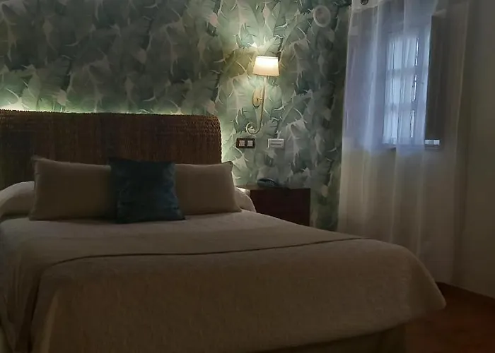 Hotel La Casona De Revolgo