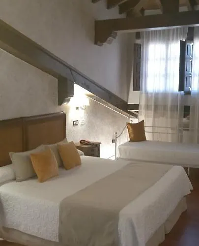 La Casona De Revolgo 4*