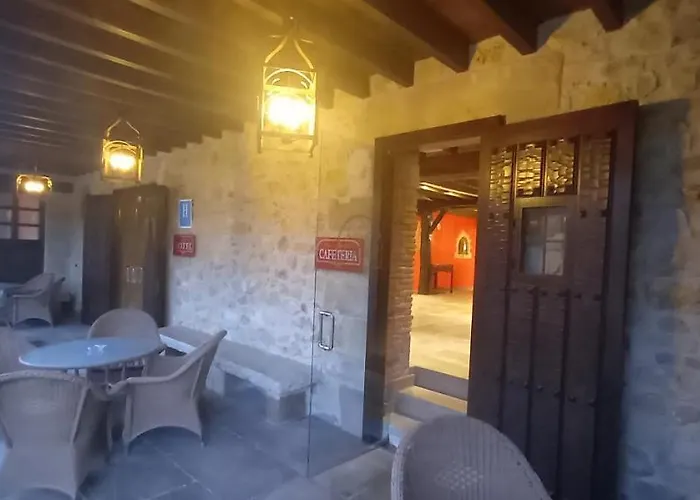 La Casona De Revolgo Szálloda 4*