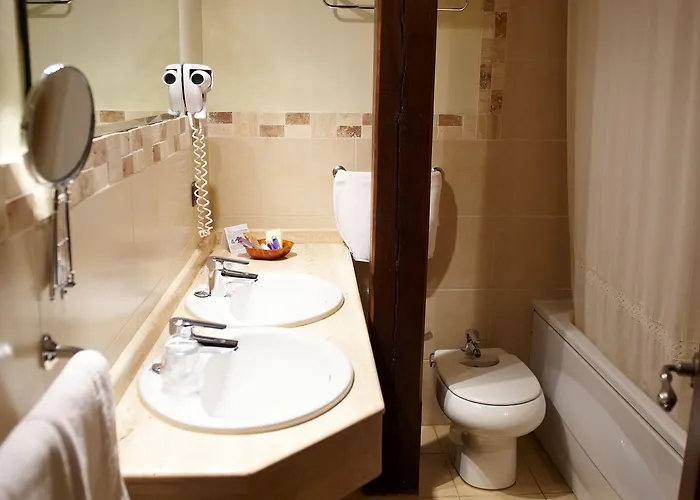 La Casona De Revolgo 4* Santillana del Mar