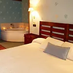 La Casona De Revolgo מלון סנטילנה דל מר