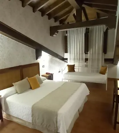 La Casona De Revolgo Hotell