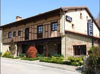 La Casona De Revolgo 4* Santillana del Mar