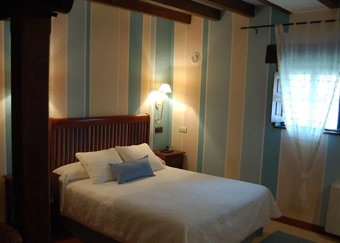 호텔 La Casona De Revolgo