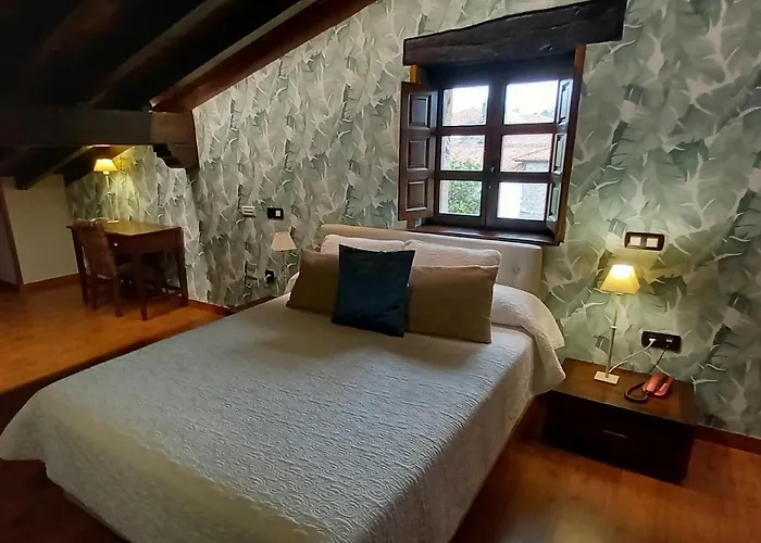 La Casona De Revolgo 4*